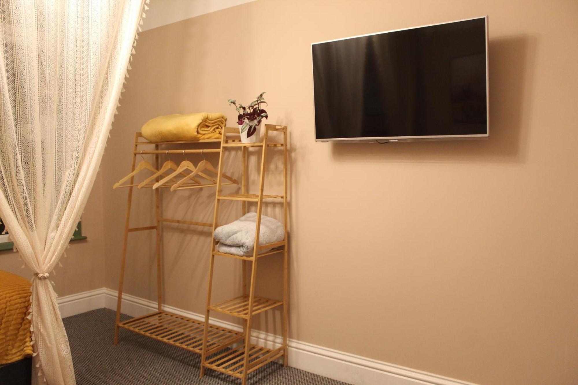 Peacehaven Retreat - 4 Minutes From The Beach! Pet Friendly! ويموث المظهر الخارجي الصورة