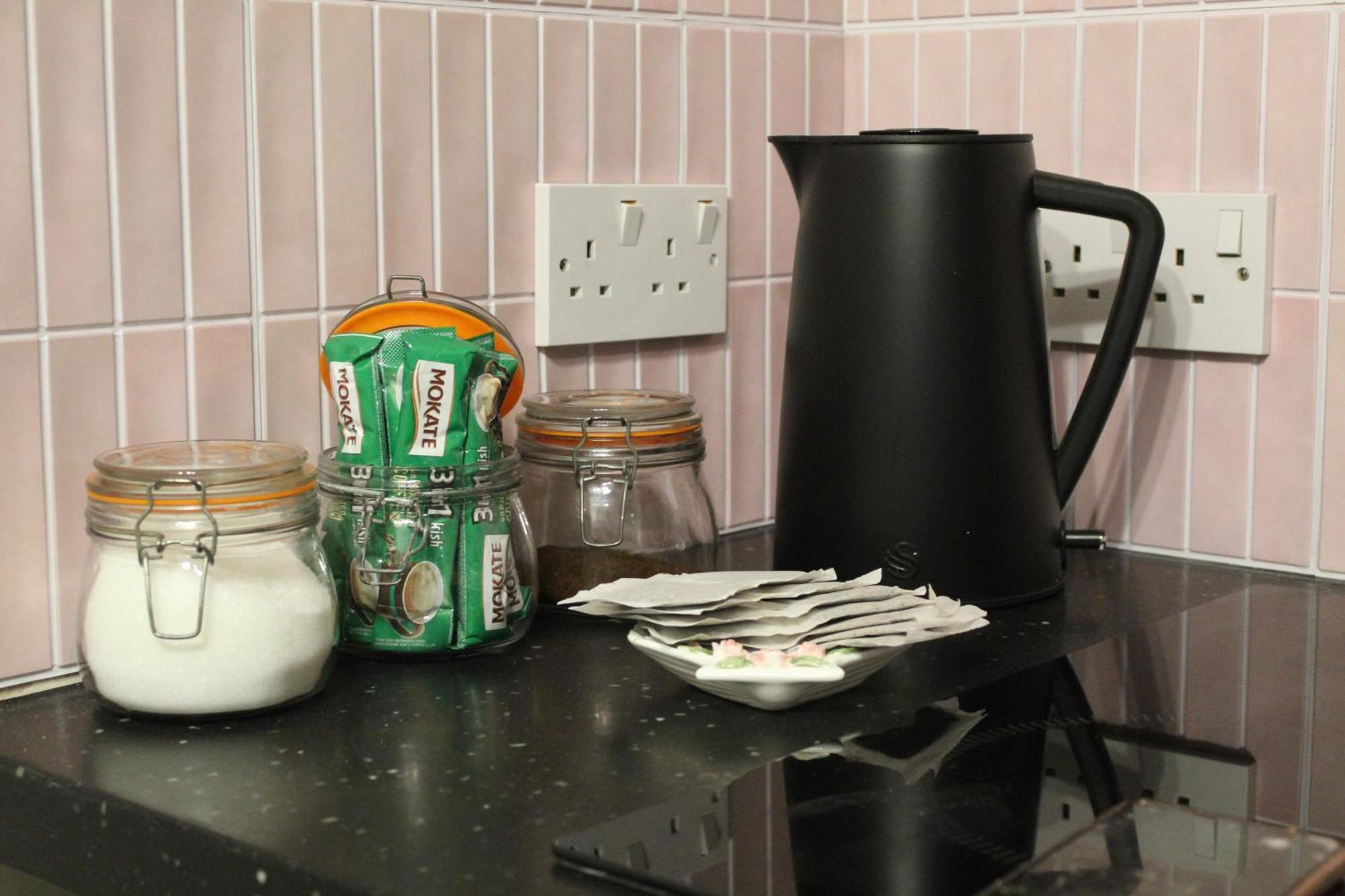 Peacehaven Retreat - 4 Minutes From The Beach! Pet Friendly! ويموث المظهر الخارجي الصورة