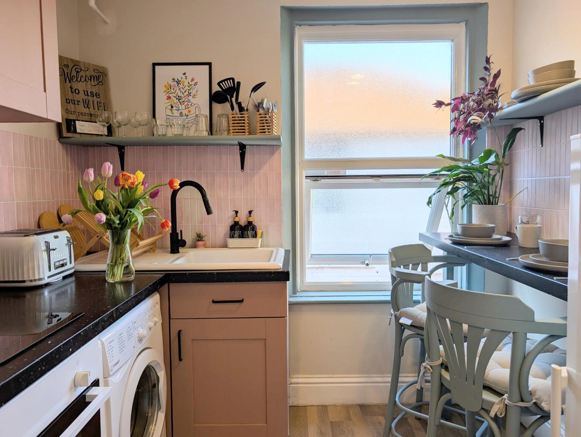 Peacehaven Retreat - 4 Minutes From The Beach! Pet Friendly! ويموث المظهر الخارجي الصورة