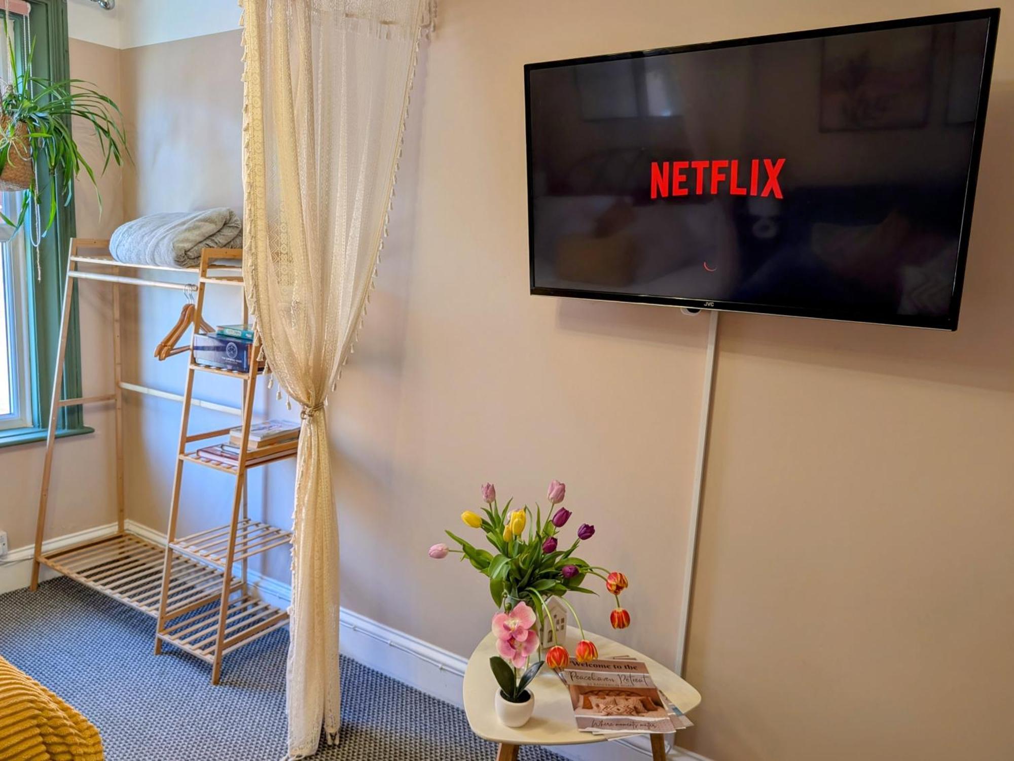 Peacehaven Retreat - 4 Minutes From The Beach! Pet Friendly! ويموث المظهر الخارجي الصورة