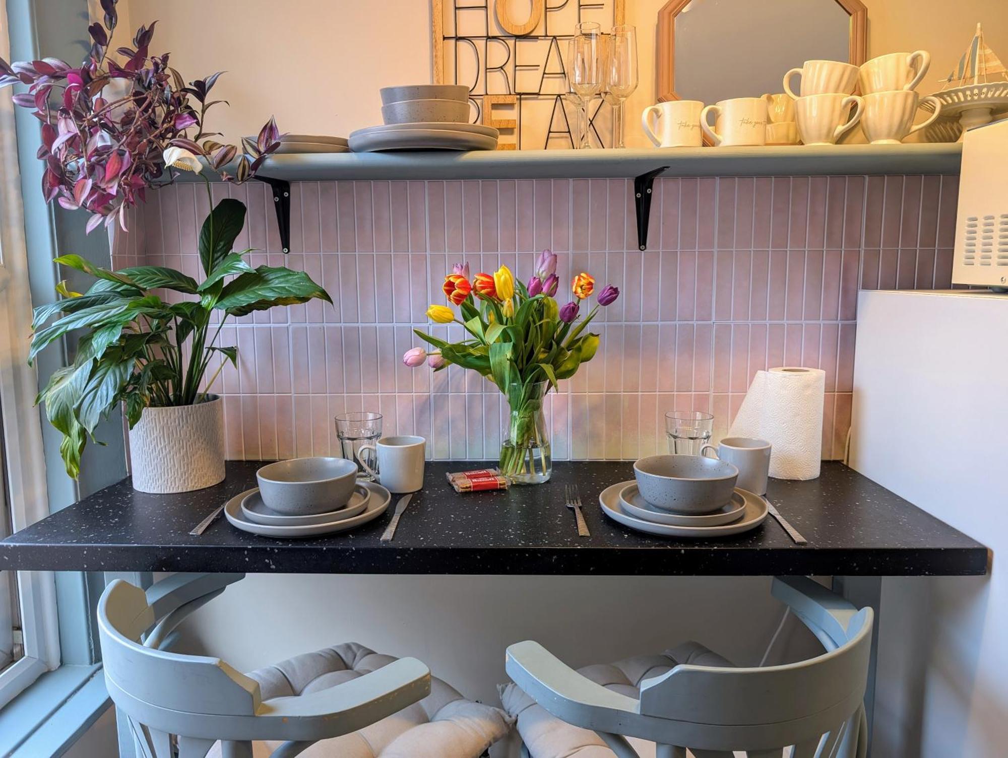 Peacehaven Retreat - 4 Minutes From The Beach! Pet Friendly! ويموث المظهر الخارجي الصورة