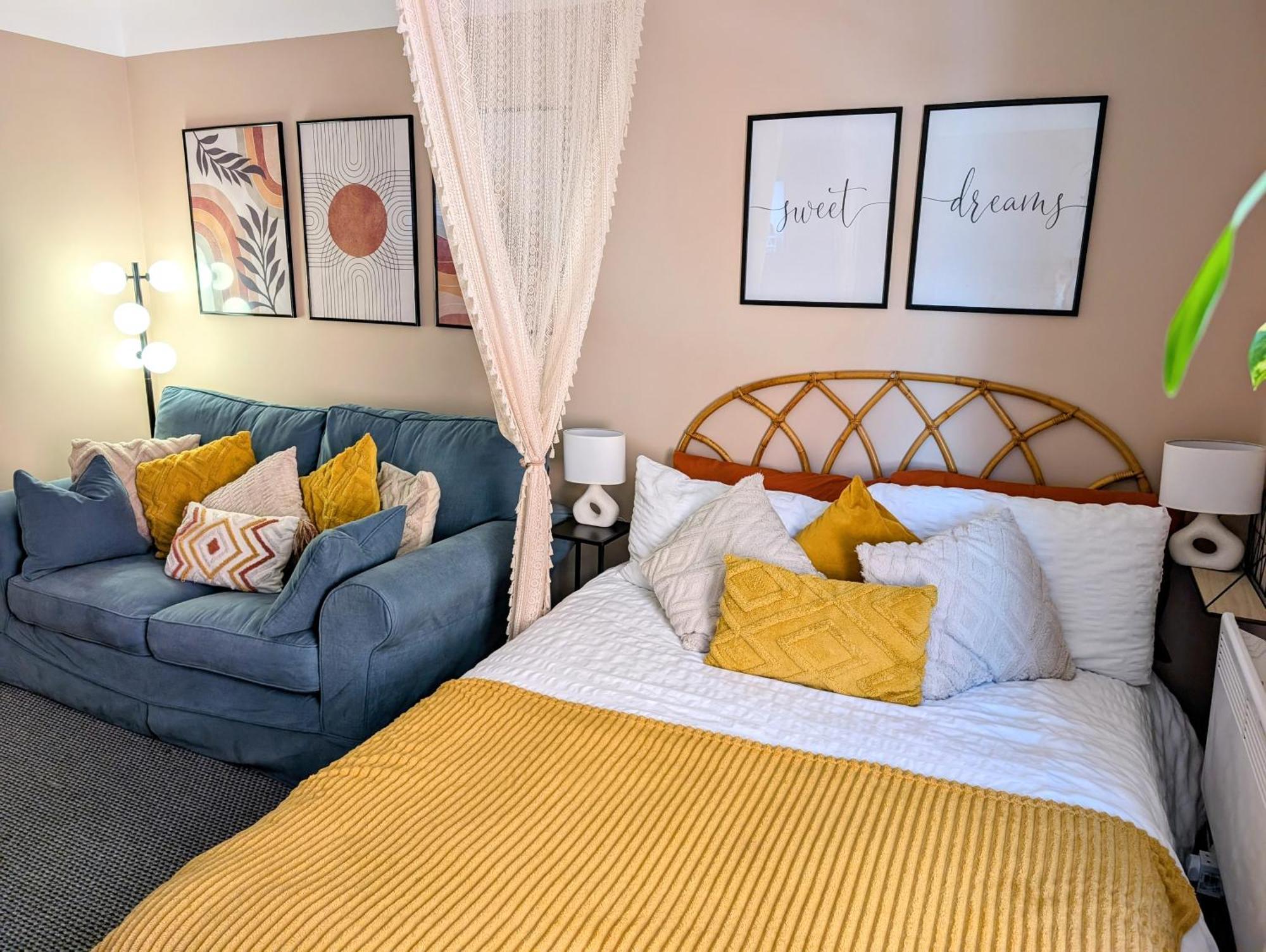 Peacehaven Retreat - 4 Minutes From The Beach! Pet Friendly! ويموث المظهر الخارجي الصورة